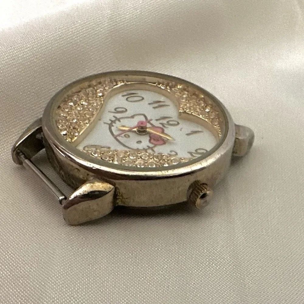 Hello Kitty Sanrio heart watch - Picture 4 of 6